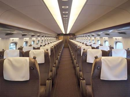 新幹線のグリーン車　※写真はイメージです（Khun Ta/stock.adobe.com）