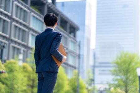 年収の高い業種ランキング　医薬品メーカーや投信・投資顧問を上回った1位は？