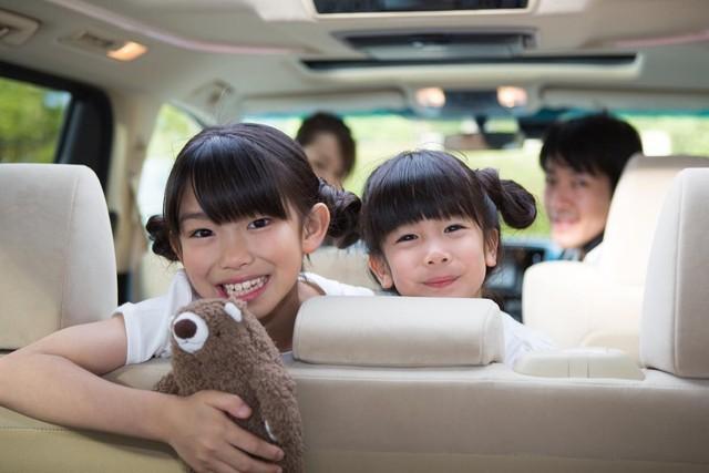 乗車定員…子どもはどうカウントする？　※画像はイメージです（milatas/stock.adobe.com）