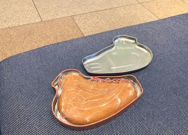 鳩サブレさん専用 鳩サブレー1枚が入る「専用ケース」が可愛すぎ！「めちゃくちゃ欲しい