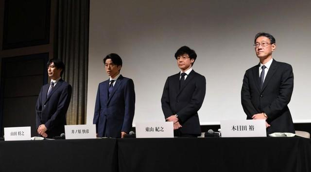 2度目の記者会見に登壇した東山紀之や井ノ原快彦