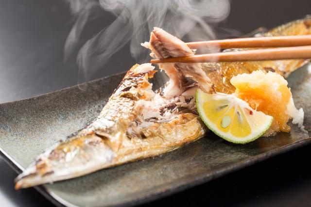 「好きな魚料理」といえば…2位の「寿司」を抜いた1位は「ふっくらした身と皮の香ばしさを楽しめる魚料理」