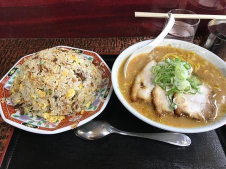 「スープという名のラーメン！？」チャーハンに付くサイドメニューなのに大盛りすぎると話題に