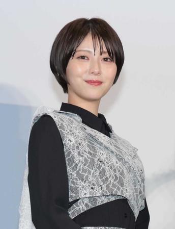 「一緒に紅葉狩りに行きたい芸能人」ランキング　女性2位浜辺美波さん、男性2位佐藤健さん、男女1位は？