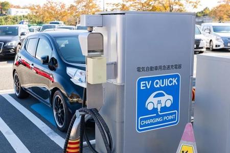 【電気自動車】スタンド充電で年間1万キロ走行　同条件のハイブリッド車と徹底比較　家計に優しいのはどっち？