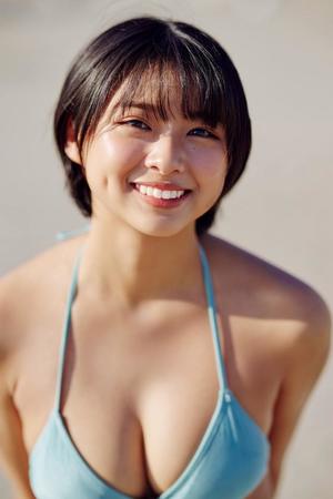 ショートカット天使・19歳の桑島海空さん、さわやかな笑顔とビキニ姿で魅了　