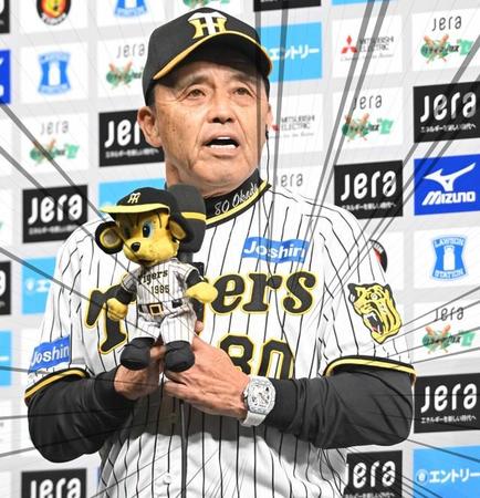 日本シリーズで岡田彰布監督が着けていた腕時計とは