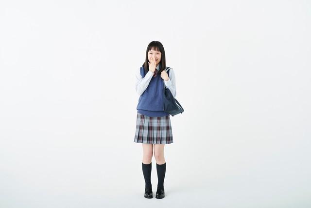 楽しそうに話す女子高生　※写真はイメージです（One/stock.adobe.com）