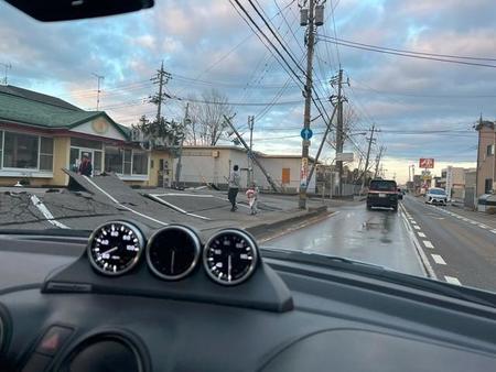 【能登地震】駅や新幹線で突然の強い揺れ、道路のアスファルトが崩れ…地震現場の生々しい状況の報告相次ぐ