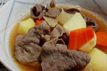 【みんな知ってた？】肉じゃがとカレーって、材料がほぼ同じなんだぜ！　肉じゃが→カレー「進化の過程」ルポ…最終形態は「カレーうどん」☆彡