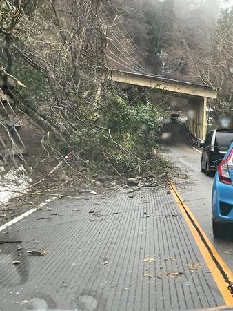 「能登方面への個人の移動控えて」石川県が呼び掛け 道路のひび割れや崩落、土砂崩れ多発で渋滞発生