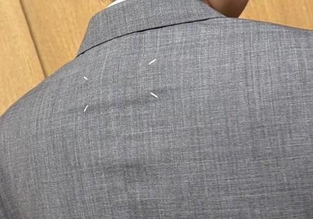 息子の成人式のスーツのしつけ糸を取ろうとした母「危うくころされるとこだった」→「ご機嫌で着ていきました」