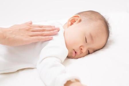 赤ちゃん連れでの避難所生活…夜泣きへの効果的な対処法は？専門家がアドバイス「午前中に日光浴を」