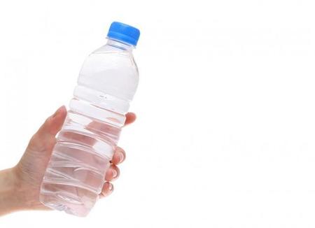 【中国】ペットボトルのお茶を飲んだら「罰金です」地下鉄ルールが激変「10年前はカップ麺食べてたのに」