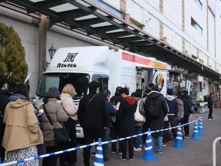 大阪では連日行列！！福岡が誇る「資さんうどん」が兵庫上陸へ　虜になる「隠れた名物」も…メニューに込めた創業者夫妻の思い