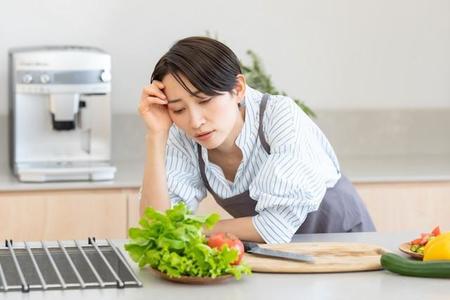 食事の支度で最もストレスに感じることは？　※画像はイメージです（naka/stock.adobe.com）