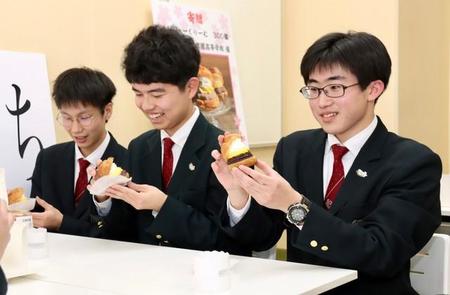 大学受験でも“勝ち”を！大阪発スイーツ「あんこの勝ち」 地元高校の受験生300人に寄贈