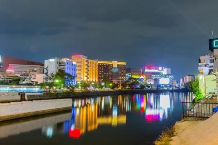 中州の夜景（Taku/stock.adobe.com）