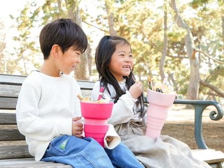 「お菓子とジュース」が同時に楽しめちゃう！　アメリカ生まれの“便利グッズ”が大好評「お花見にもいいかも」