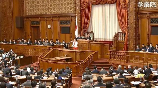 伊藤孝恵議員が討論中の「議場の反応」が物議を醸している（参議院インターネット審議中継より）