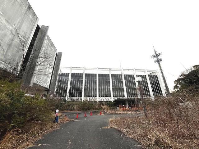 完成した当時はさぞかし近代的な外観だったと思われる本館の建物（画像提供：鎌倉市）