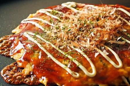 ホットサンドメーカーでつくる！？挟んで焼く「お好み焼き」が新しい　オタフクソースのレシピが話題に