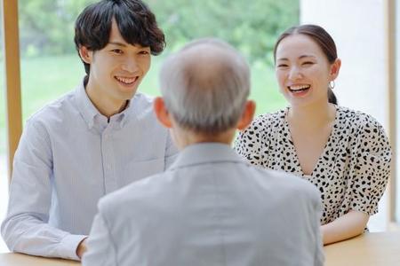 恋人の親に初めて会った”きっかけ”1位は「交際相手として挨拶をした」　びっくり＆失敗エピソードも多数