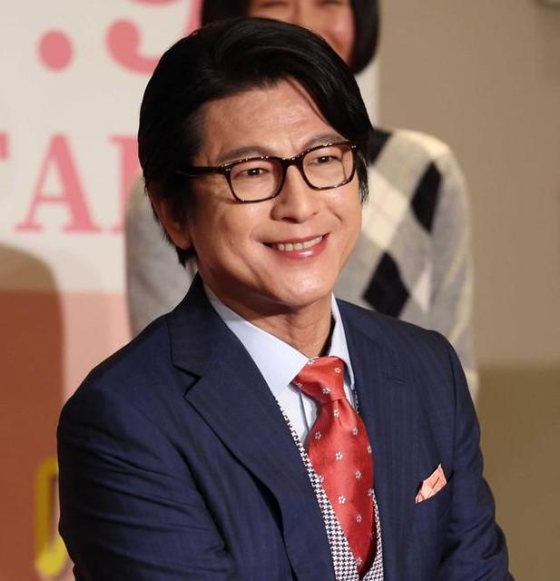 超ロマンチック！及川光博54歳の握手会、12秒見詰め合い→一輪のバラ