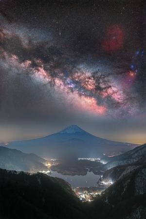 奇跡の富士山と天の川（提供：けいしろ/星配りさん）