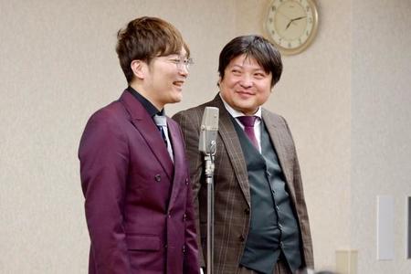 お笑いコンビ「タモンズ」の大波康平さん（左）と安部浩章さん（吉本興業提供）