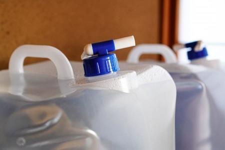 被災して水道が使えない…ポリ袋や風呂敷、エコバックで水を運ぶ方法　政府広報オンラインが紹介