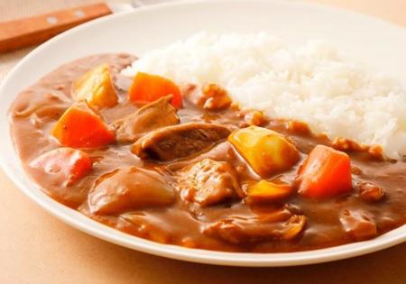 「子ども向けの甘口カレーを大人向けに辛く」したいときはスパイスを使おう！※画像はイメージです（Nishihama/stock.adobe.com）