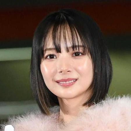 「役満ボディー」プロ雀士の岡田紗佳が抜群スタイル全身ショット投稿、美脚もあらわに 「衣装似合いすぎ」と好評