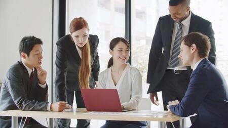 「TOEIC820点」なんて実はウソ！　履歴書の虚偽が発覚した新入社員…解雇の可能性は【社労士が解説】