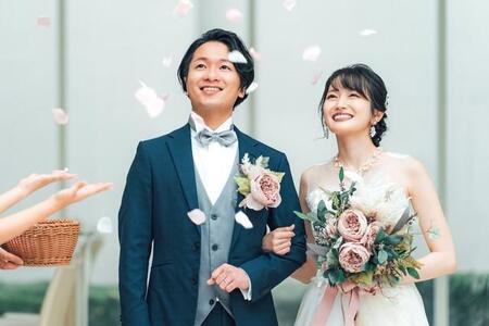 結婚式「しない派」増加も、令和以降に「結婚式」を挙げた人は半数超…「一生に一度の思い出」「ウェディングドレスを」