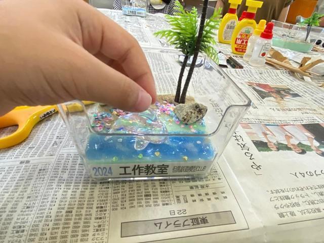 海岸をテーマにした子どもの作品（但馬鉄道模型CLUB提供）