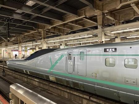 長ーーいノーズの謎新幹線　大宮駅で発見された「試運転」車両の正体は？