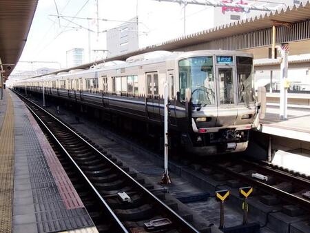 関西圏ではなくてはならない列車「新快速」