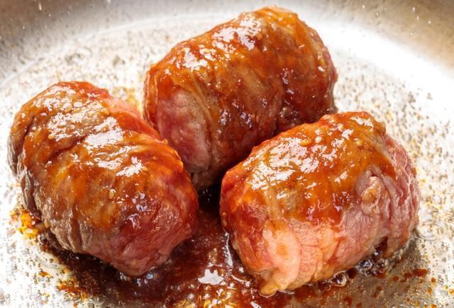 凍った「かたまり」のまま、肉を巻けばOK※画像はイメージです（Tsuboya/stock.adobe.com）