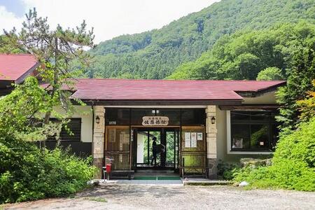 宮城県栗原市にある旅館「温湯温泉　佐藤旅館」の外観（佐藤旅館提供）