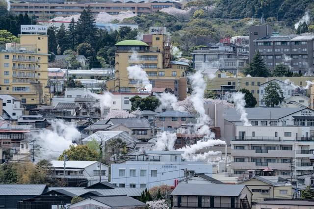 別府温泉郷（photoAC）