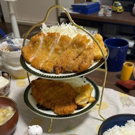 優雅な夕食「とんかつヌーン」を作ってみた！　ロンドン帰りの妻は複雑な表情に