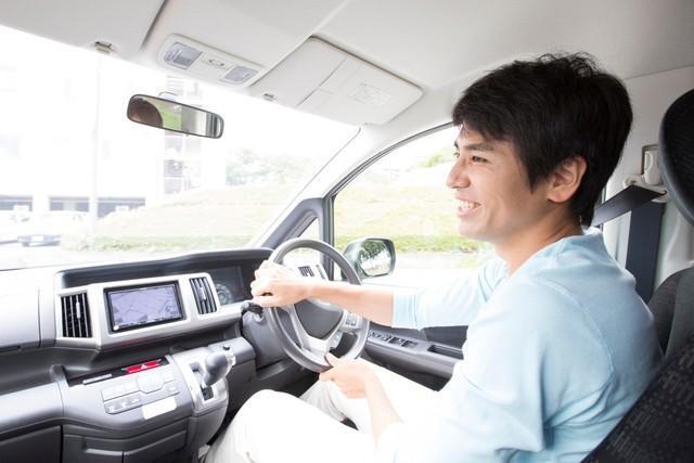 「この人運転上手い！」と思うのはどのようなタイミング？　※画像はイメージです（Paylessimages/stock.adobe.com）