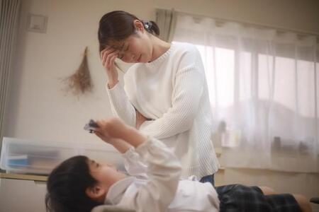 「孤独を感じた」「離職した」「叩いてしまった」　不登校が家族に与える影響深刻