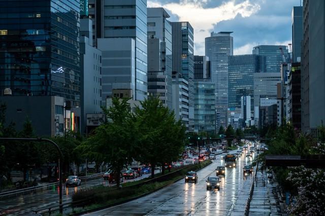 台風の中での出勤命令…行かなきゃダメですか？　※画像はイメージです（Basico/stock.adobe.com）