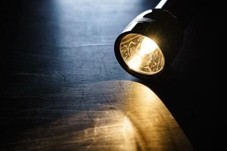 大停電の夜、5歳の女の子が「そうだ！」→とっさの行動に父親感心「脳みそ柔らかいし可愛すぎる」