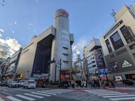 渋谷109で厚底靴を発見！「90年代にタイムスリップしたかと思った」再ブームの兆し！？