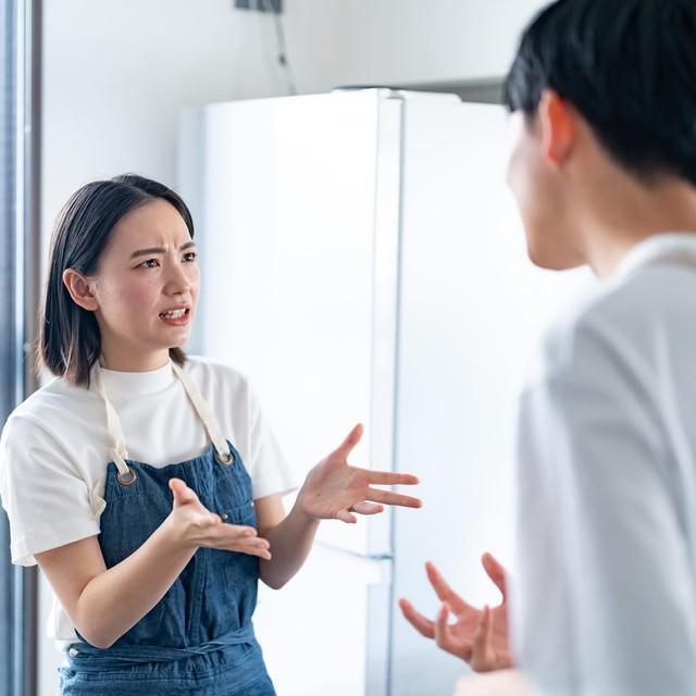 自分がこんなに頑張っているのに、あなたは外で女を作っていたなんて！　※画像はイメージです（ponta1414/stock.adobe.com）