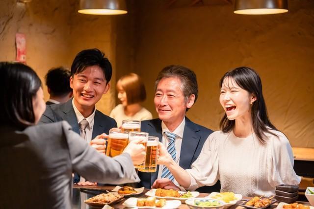 忘年会や新年会が多い時期※画像はイメージです（maroke/stock.adobe.com）
