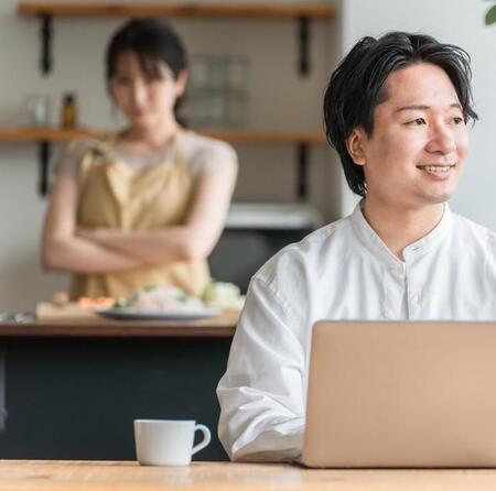 浮気するたびに夫へ誓約書を書かせる妻…しかし、5回書かせても“女癖の悪さ”が治らない！　「その方法は逆効果かも…」専門家が解説